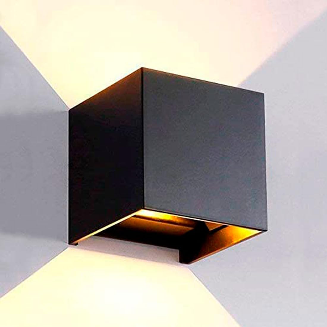 Designer Garden Wall Lights for a Luxury Outdoor Space: Your Walls Deserve Attention